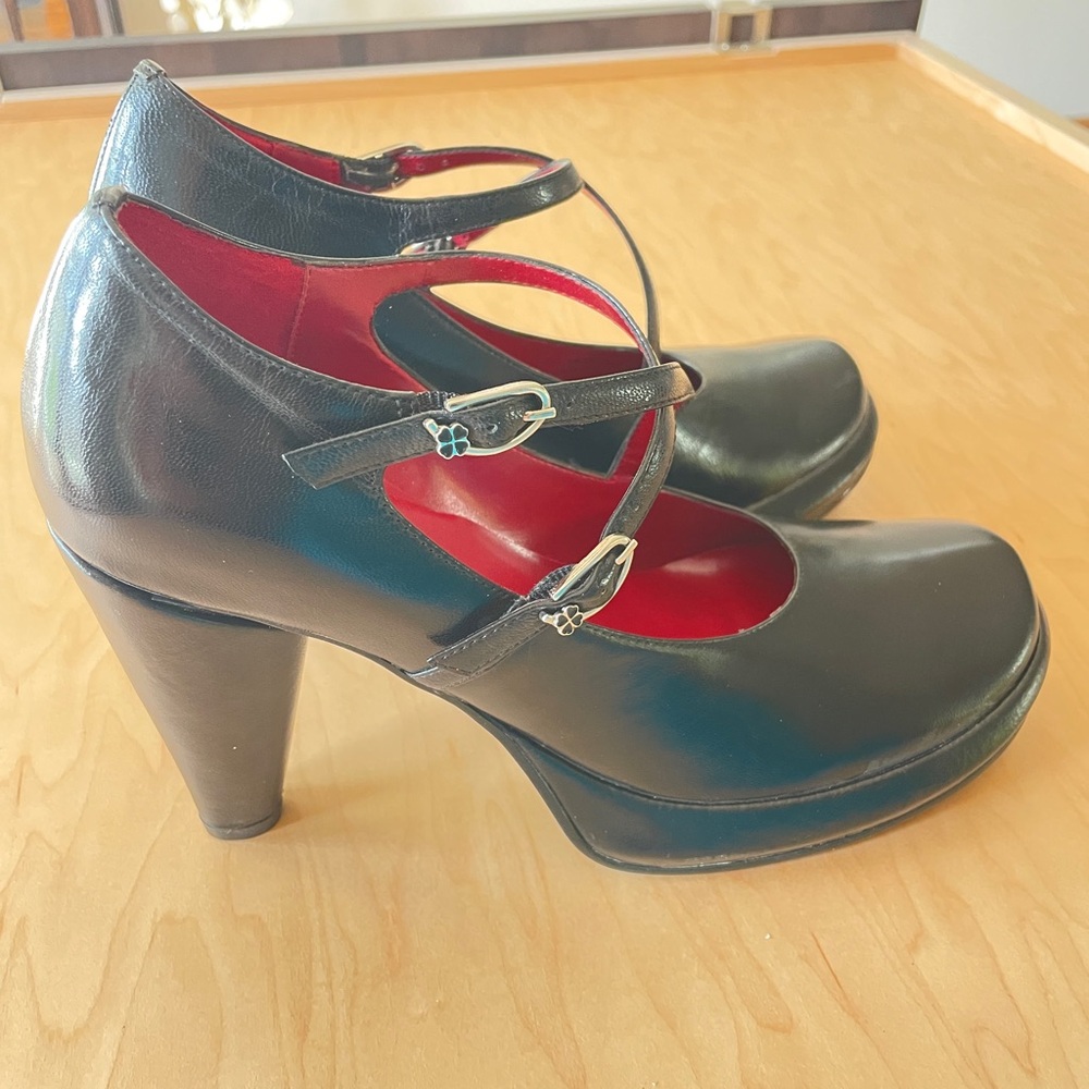 Black Women's Mary Jane Heels - Picture 9 of 11